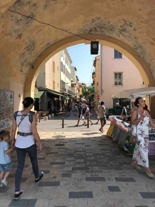 Old Antibes, One Bed App, In Front Of The Port! Lägenhet Exteriör bild