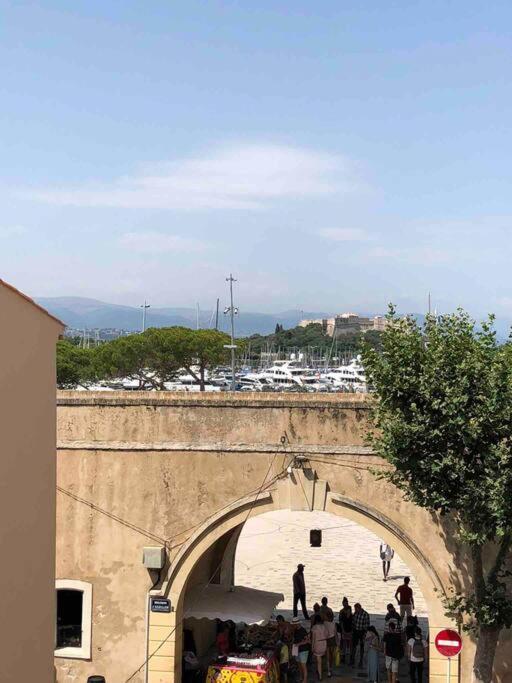 Old Antibes, One Bed App, In Front Of The Port! Lägenhet Exteriör bild